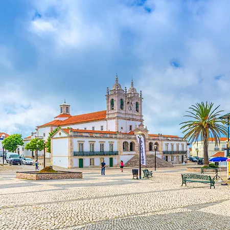 Apartamento Varanda Da Muralha - By Sch *