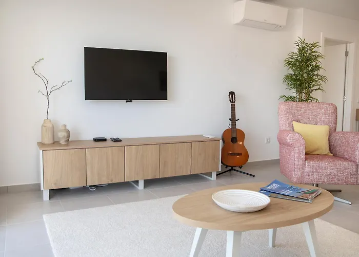 Varanda Da Muralha - By Sch Nazaré