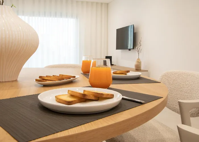 Daire Varanda Da Muralha - By Sch